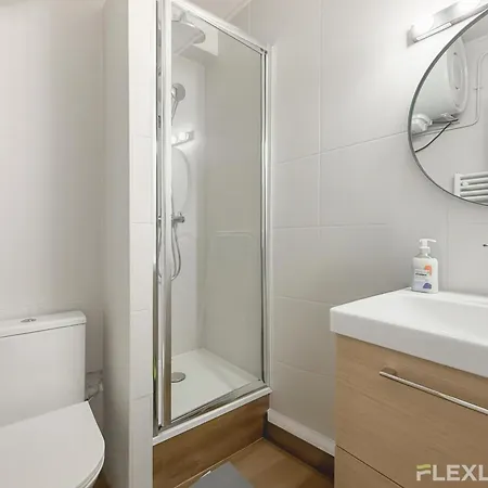 Appartamento Charming 27m One-bedroom In 20 With Shared Terrace *