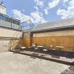 Charming 27M One-Bedroom Apartment In Paris 20 With Shared Terrace